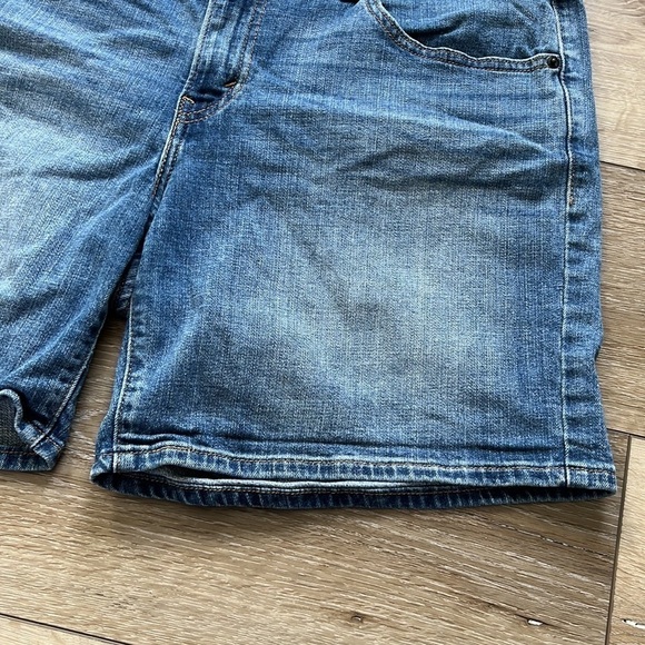 Levi Jean Denim Shorts - Picture 3 of 9